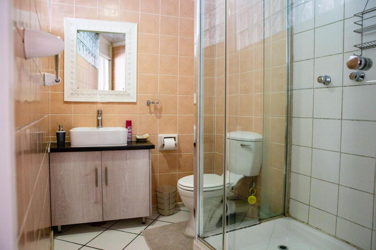 Woodpecker Guesthouse Фиксбург Экстерьер фото