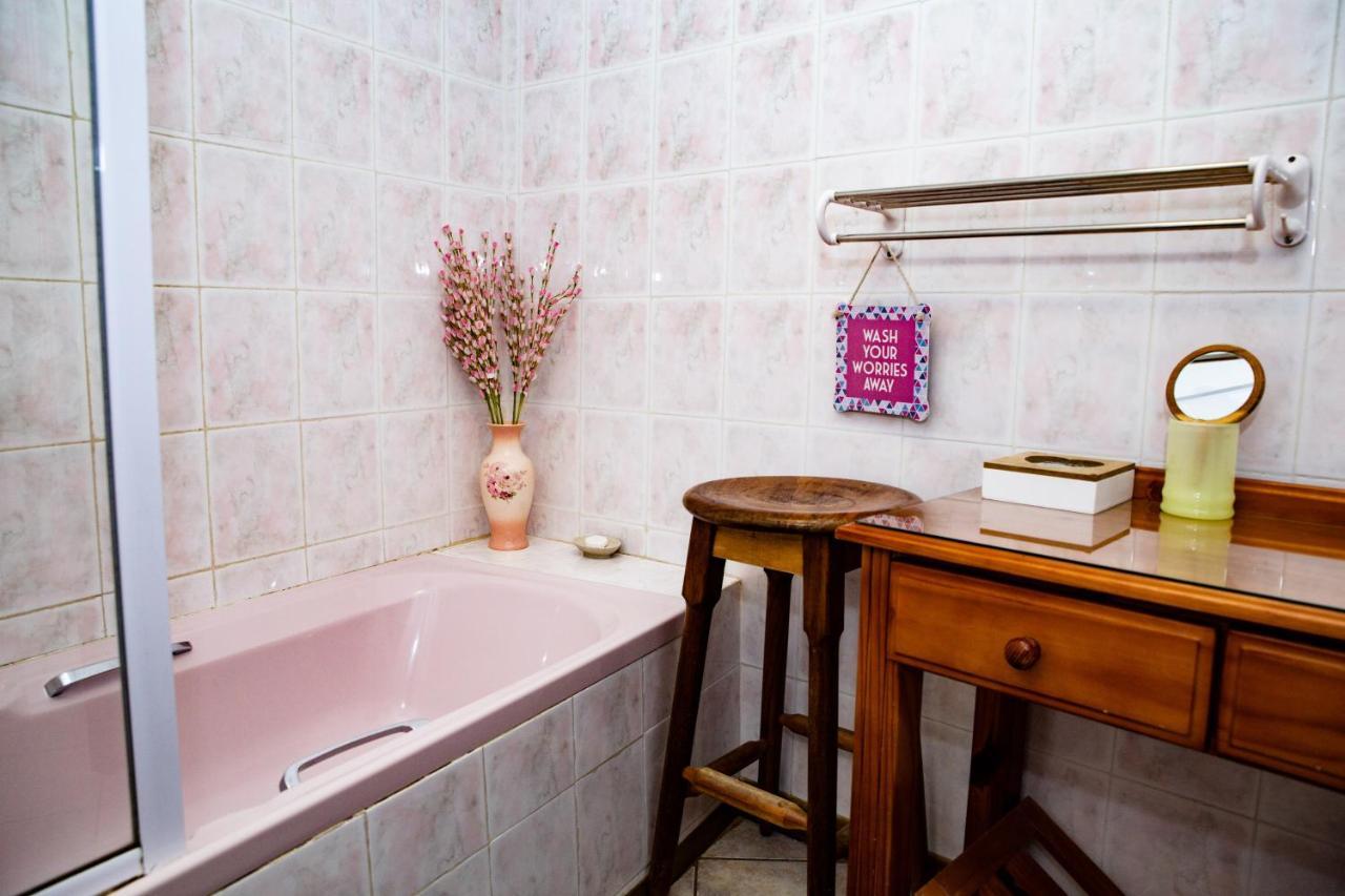 Woodpecker Guesthouse Фиксбург Экстерьер фото