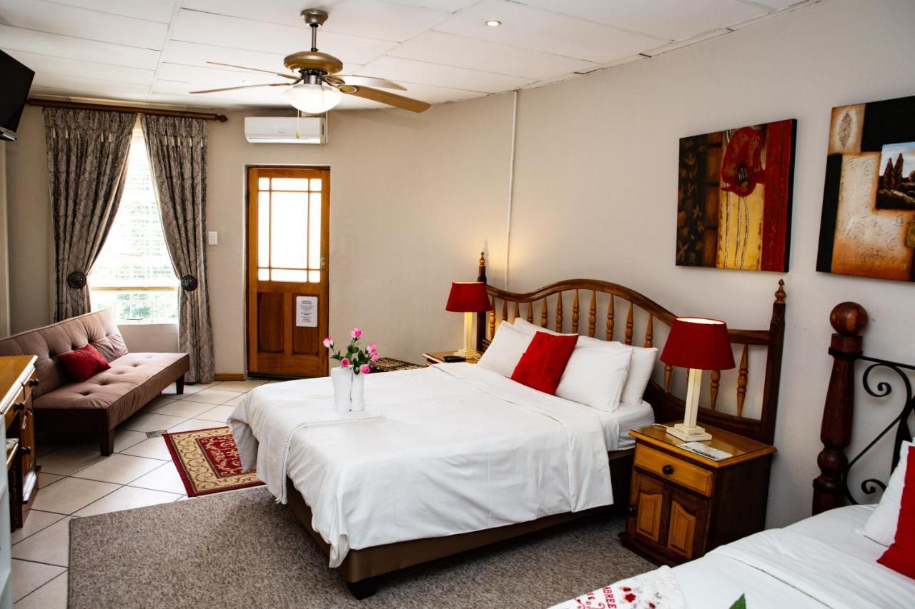 Woodpecker Guesthouse Фиксбург Экстерьер фото