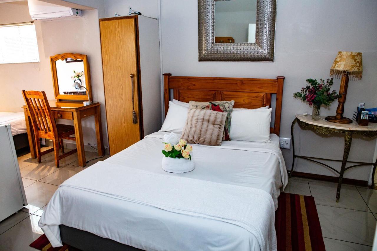 Woodpecker Guesthouse Фиксбург Экстерьер фото