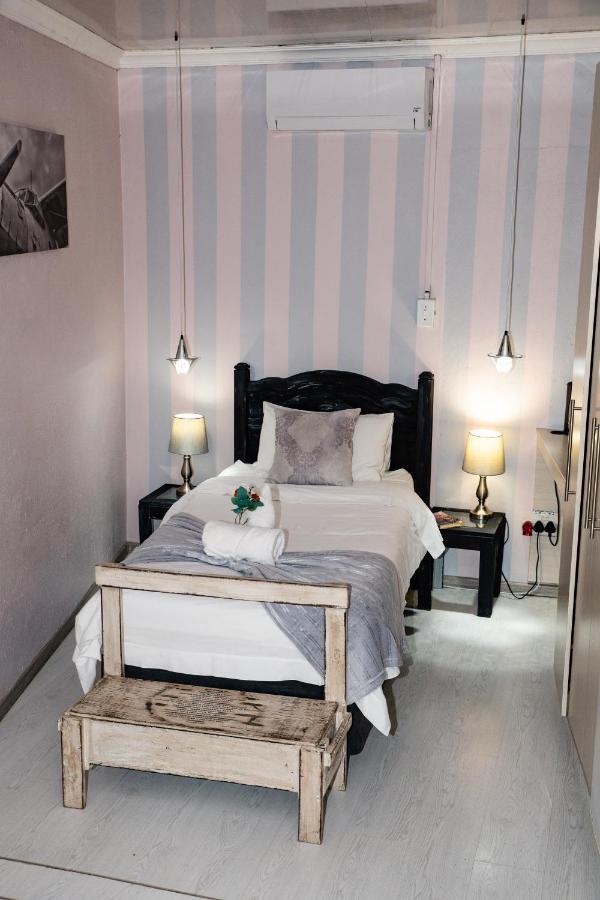 Woodpecker Guesthouse Фиксбург Экстерьер фото