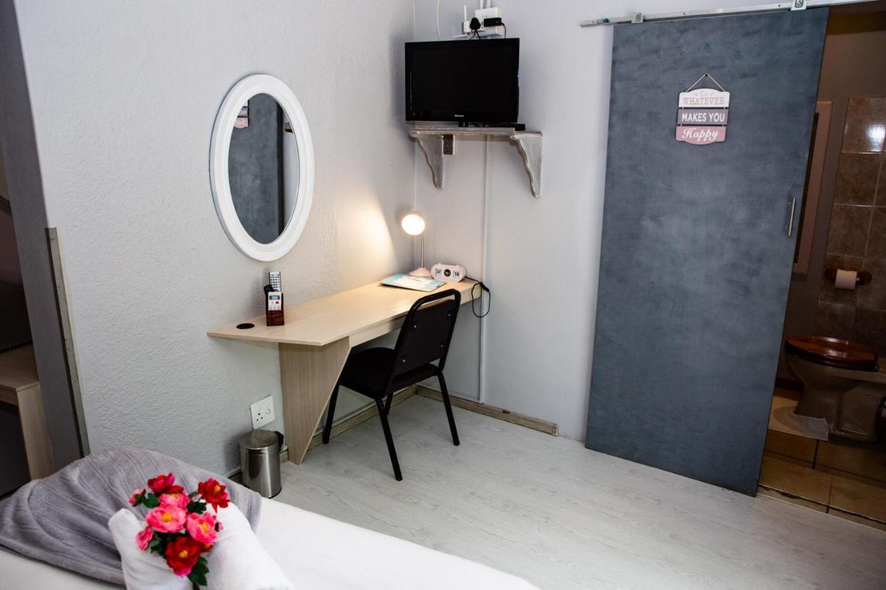 Woodpecker Guesthouse Фиксбург Экстерьер фото