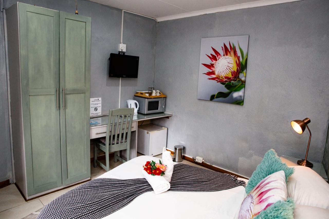 Woodpecker Guesthouse Фиксбург Экстерьер фото